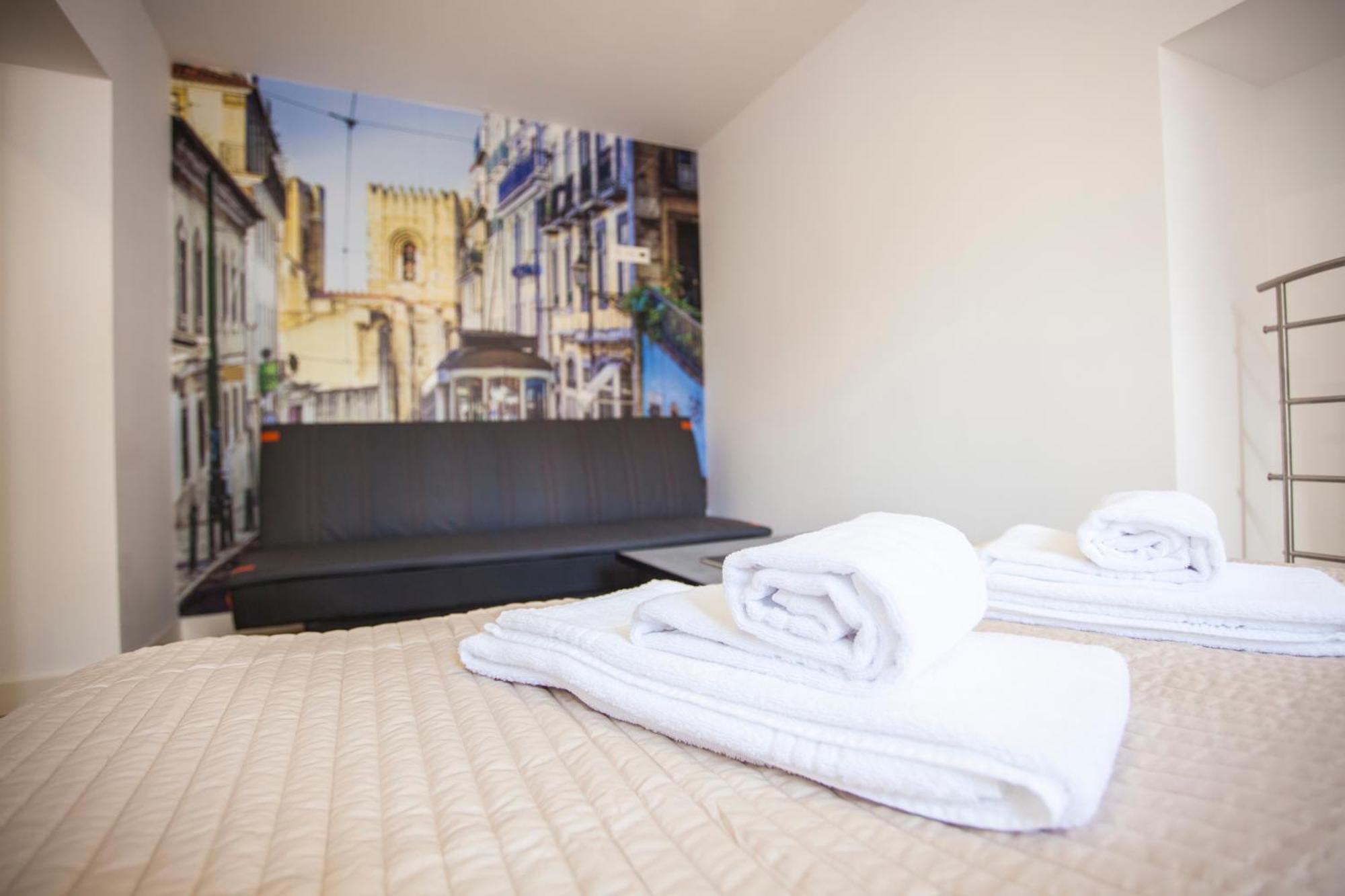 Amalia Apartments In Santos Lisbon Bagian luar foto